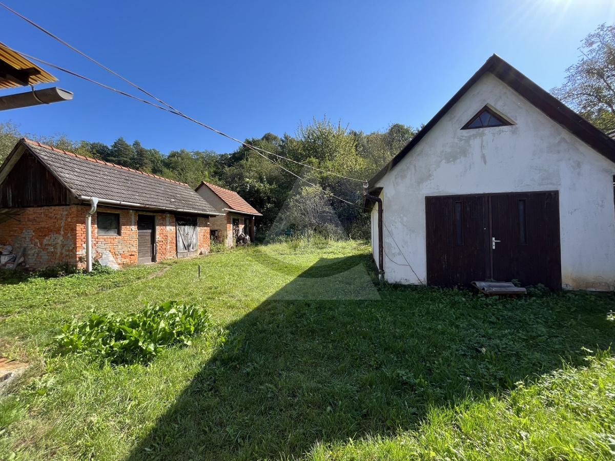 Rodinný dom, pozemok 1080 m2, Brezany, okres Prievidza