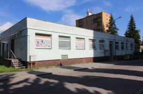Podnikateľský objekt / s pozemkom 703 m2 /  na predaj, Handlová