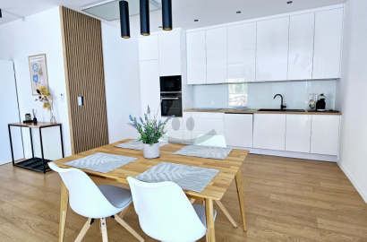 Na prenajom - Moderný loft s veľkou terasou v centre Prievidze