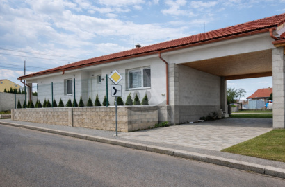 NA PREDAJ: MODERNÝ 4-IZBOVÝ BUNGALOV V OBCI BYSTRIČANY / OKRES PRIEVIDZA