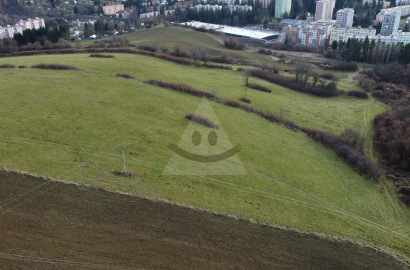 INVESTIČNÁ PRÍLEŽITOSŤ / Rozsiahly pozemok 81 674 m² , Handlová