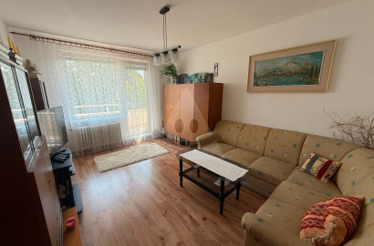 Na predaj priestranný 2,5-izbový byt s balkónom a loggiou – Prievidza, ul. sv. Cyrila