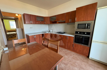 3-IZBOVÝ BYT 70 m2 S PEKNÝM VÝHĽADOM – DOBŠINSKÉHO, PRIEVIDZA